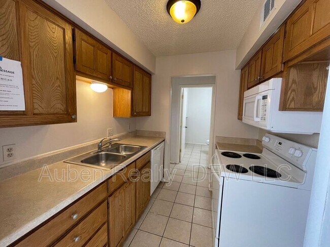 Foto del edificio - 5524 Lewis Ct