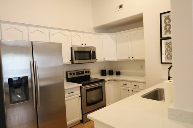 Building Photo - 208 S 1050 W