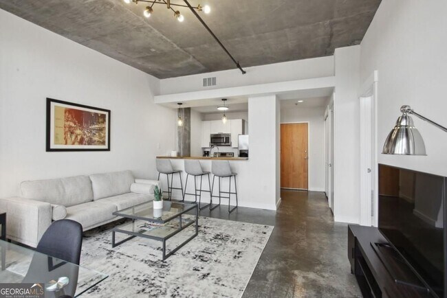 Foto del edificio - 245 N Highland Ave NE