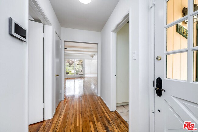 Foto del edificio - 11889 Tiara St