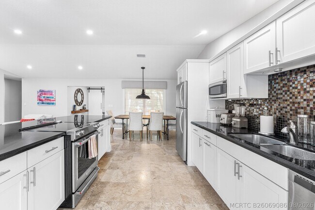 Building Photo - 2312 Las Casitas Dr