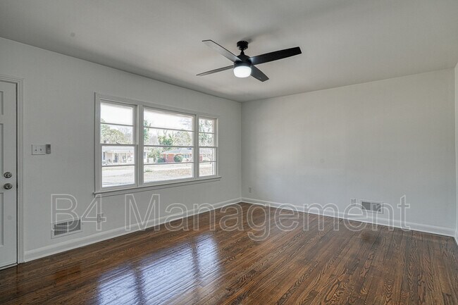 Foto del edificio - 118 1st Ave