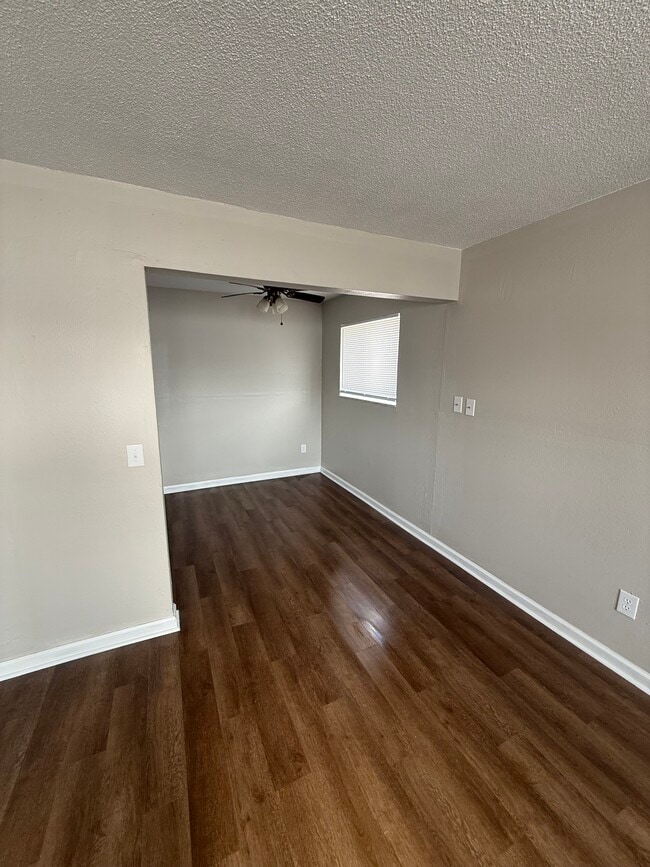 Building Photo - 10749 S Dixie Hwy