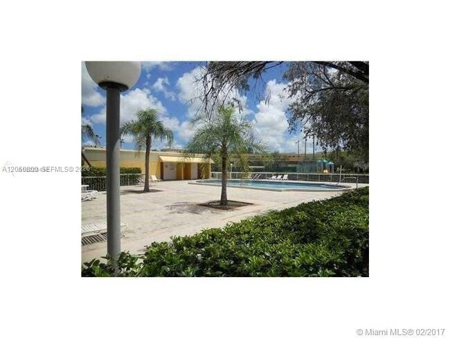 Building Photo - 9375 Fontainebleau Blvd