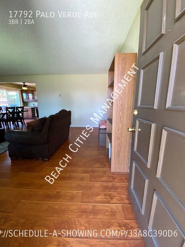 Building Photo - Beautiful 3 Bed, 2 Bath Condo With Great A...