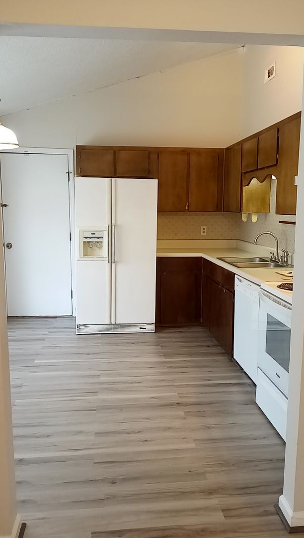 Building Photo - Beautiful 3bd/2ba