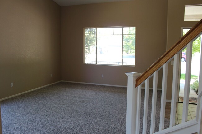 Building Photo - Back On The Rental Market Updated 4 Bedroo...