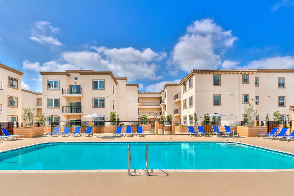 Avery Apartments Valley Village, CA