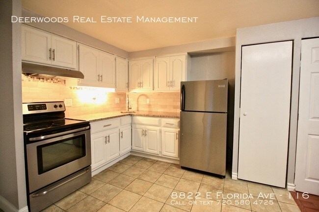 Foto del edificio - 8822 E Florida Ave