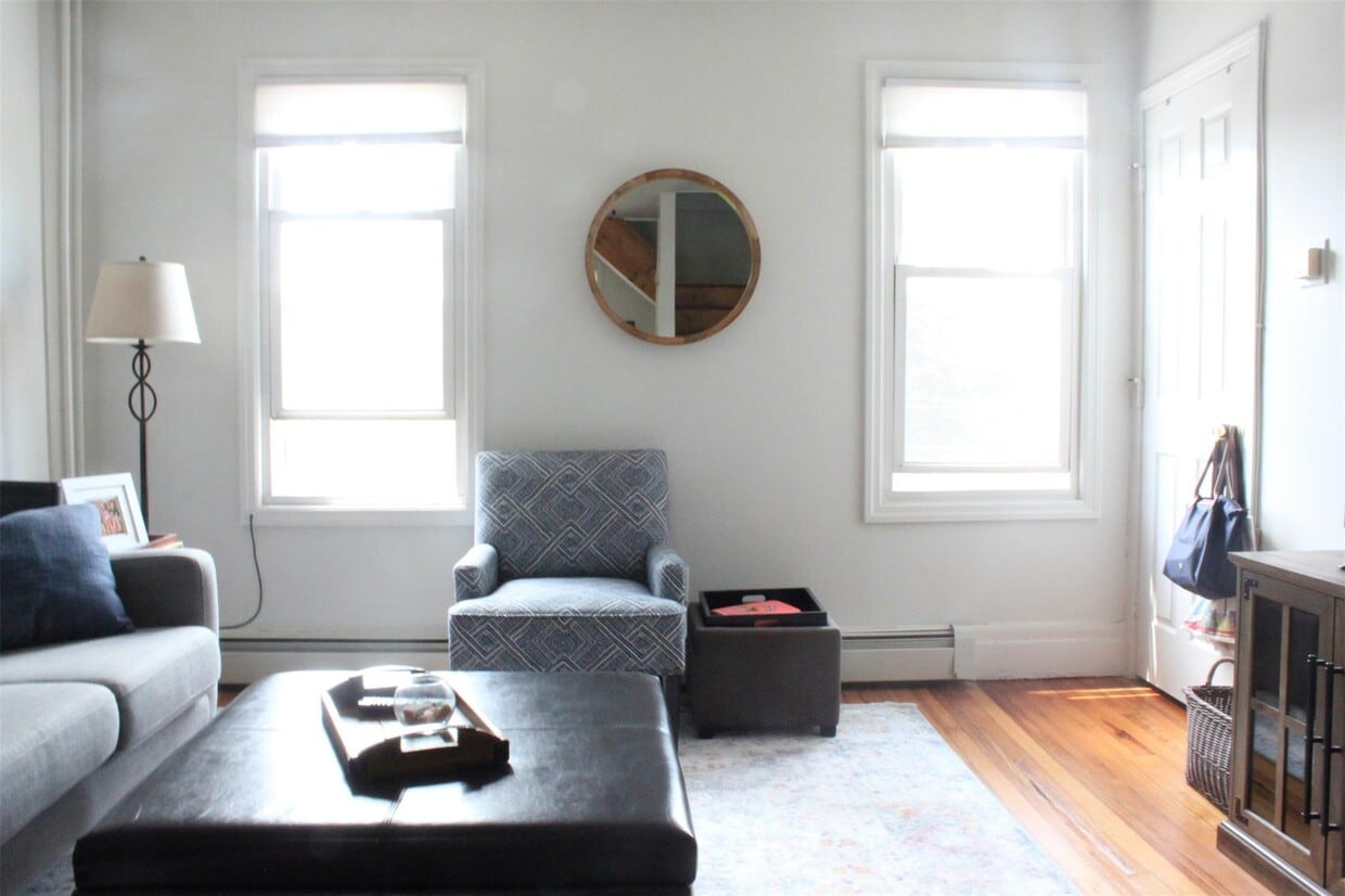 Primary Photo - 348 Warburton Ave