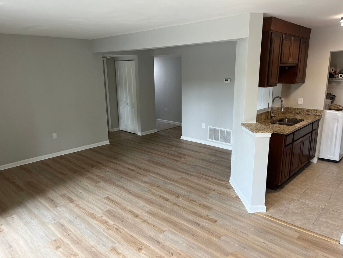 Primary Photo - Charming 2BR Townhome in Virginia Beach