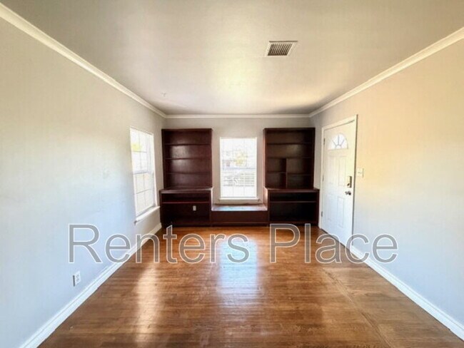 Foto del edificio - 1328 S Erie Ave