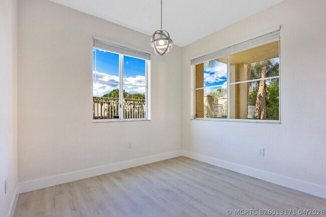 Foto del edificio - 11025 Legacy Blvd