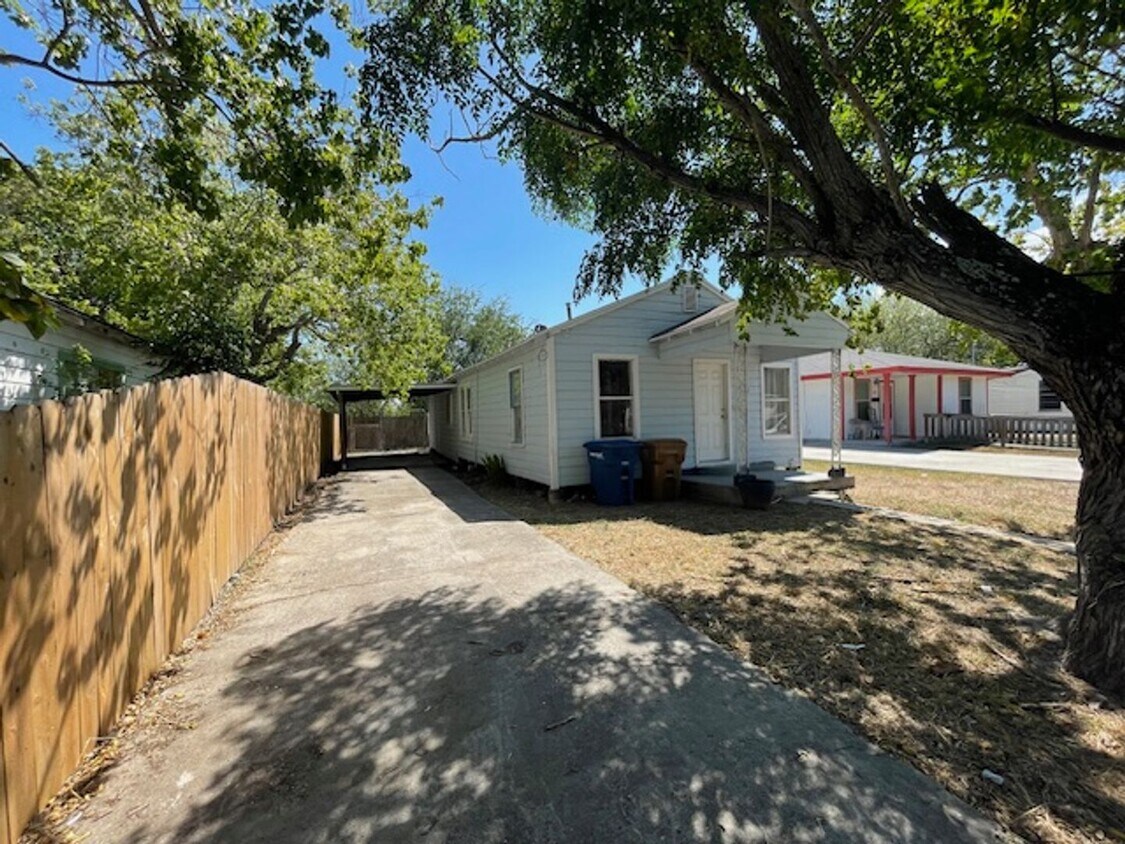 Foto principal - 3-Bedroom Home in Central City – Corpus Ch...