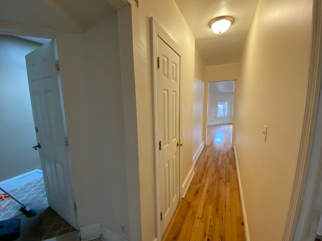 Building Photo - 415 55th St