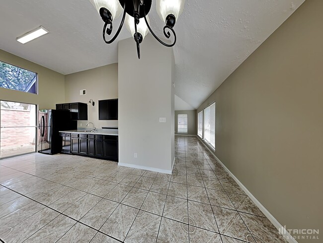 Foto del edificio - 8711 Croteau Dr