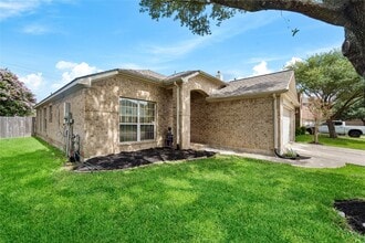 Building Photo - 3511 Cypress Village Dr