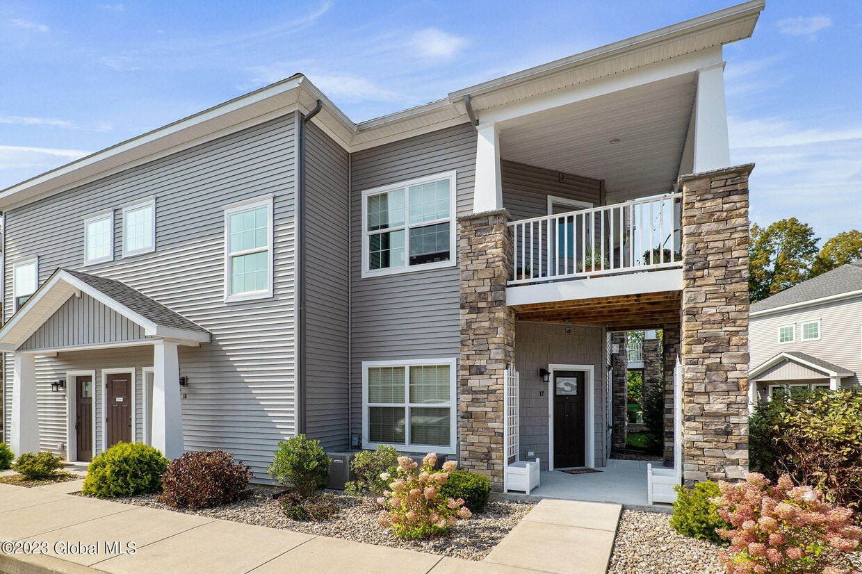 16 Marions Wy, Mechanicville, NY 12118 Condo for Rent in Mechanicville, NY