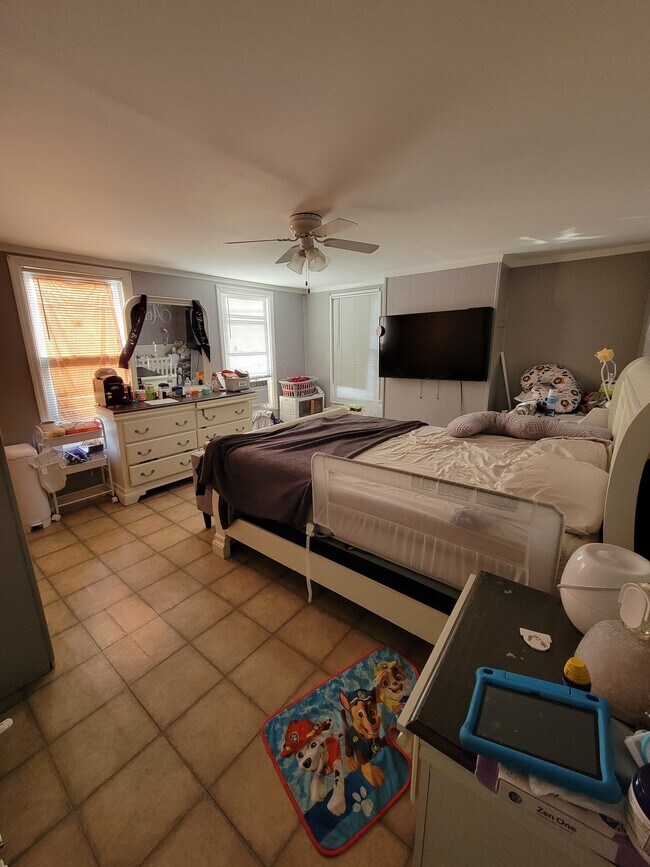 master bedroom - 91 Dow St