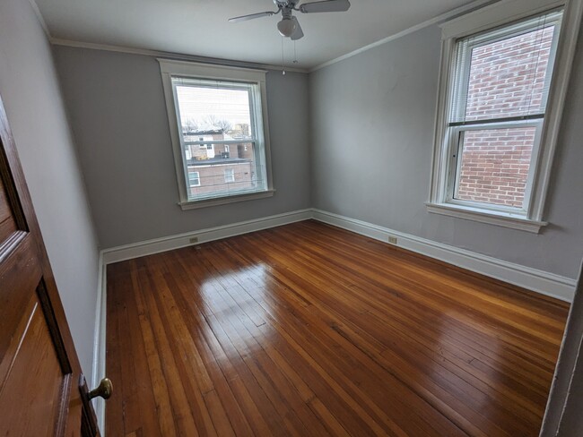 Primary Bedroom - 4577 Gibson Ave