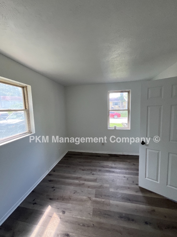 Building Photo - 507 Fir St