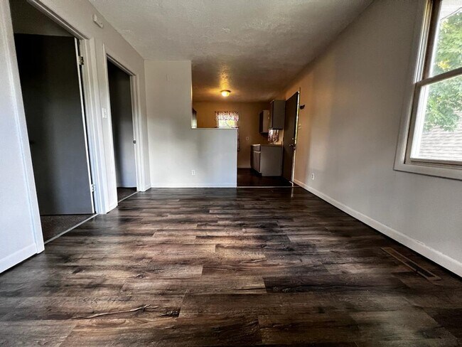 Building Photo - 1335 E. Dubail Ave
