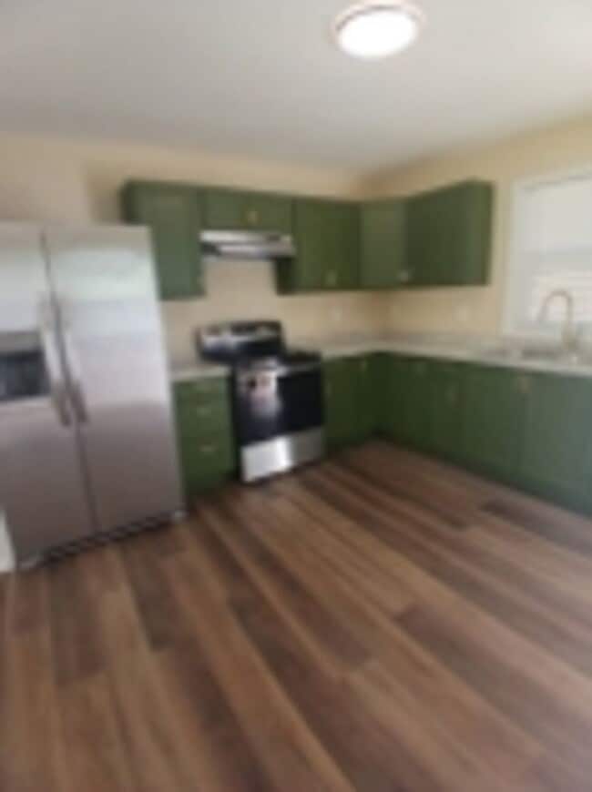 Building Photo - Newly renovated 3 bedroom
