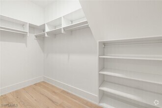 Building Photo - 82 9th St S