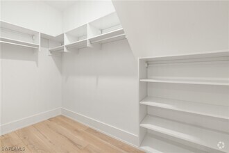 Building Photo - 82 9th St S