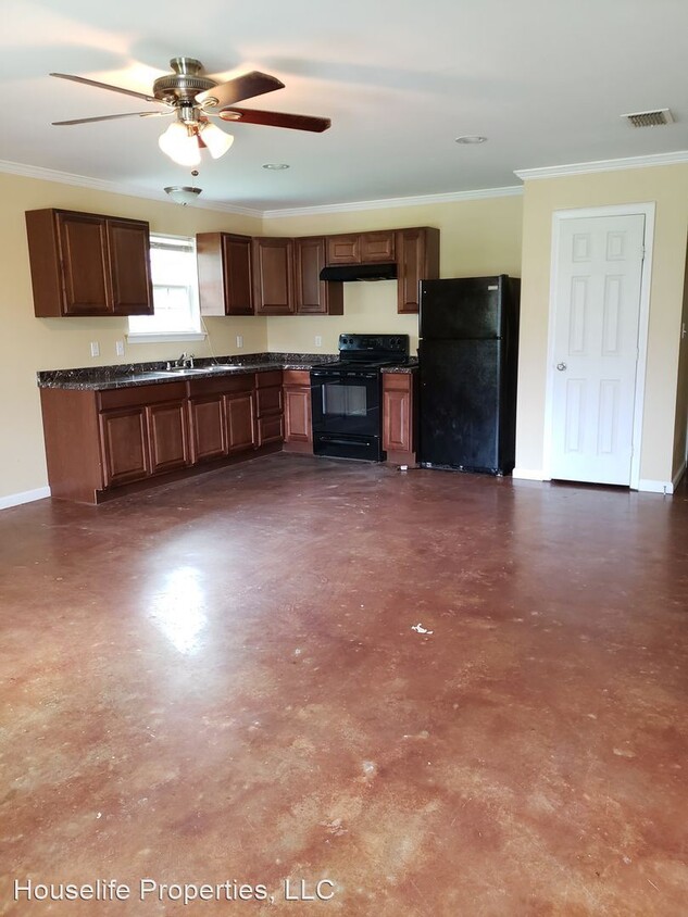 3 br, 2 bath House - 1235 Pecan St. Apt B Photo