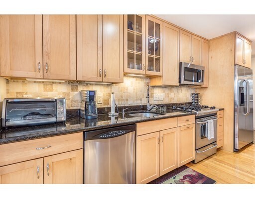 Building Photo - 18 Prospect St