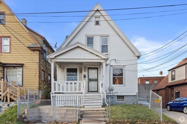 Building Photo - 4779 N 37th St