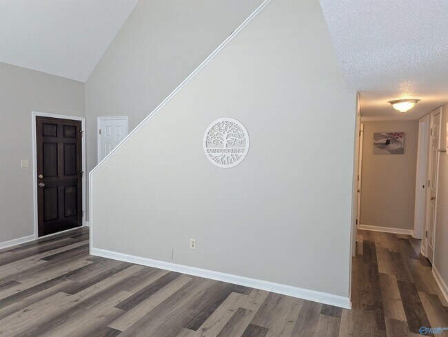 Foto del edificio - 2504 Weatherstone Rd SE