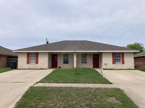 Building Photo - 1805 Windward Dr