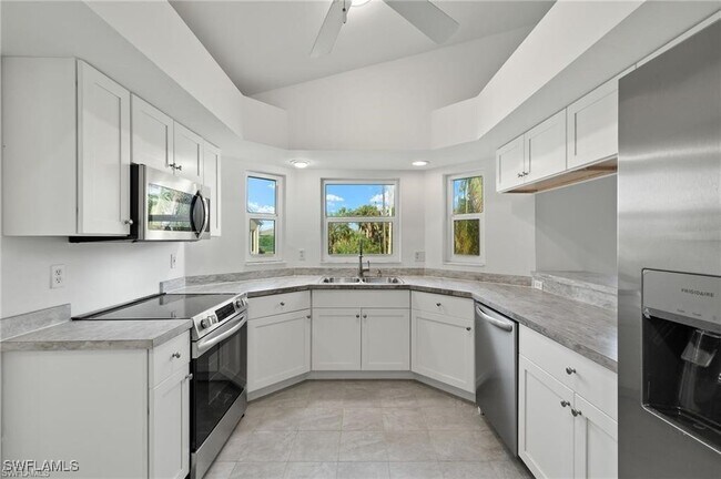 Building Photo - 16841 Sanibel Sunset Ct