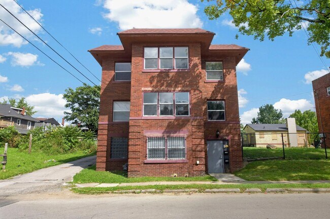 Foto del edificio - 1104-1106-1106 Oakwood Ave