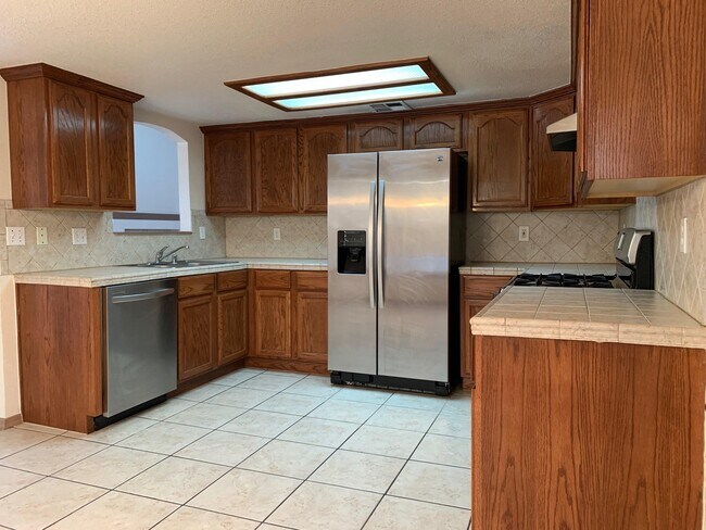 Building Photo - 12705 Tierra Flores Dr
