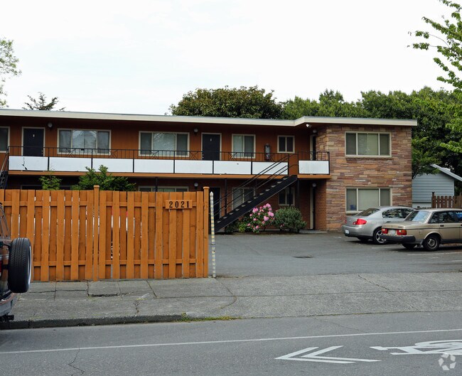 Building Photo - 2021 NW 65th St