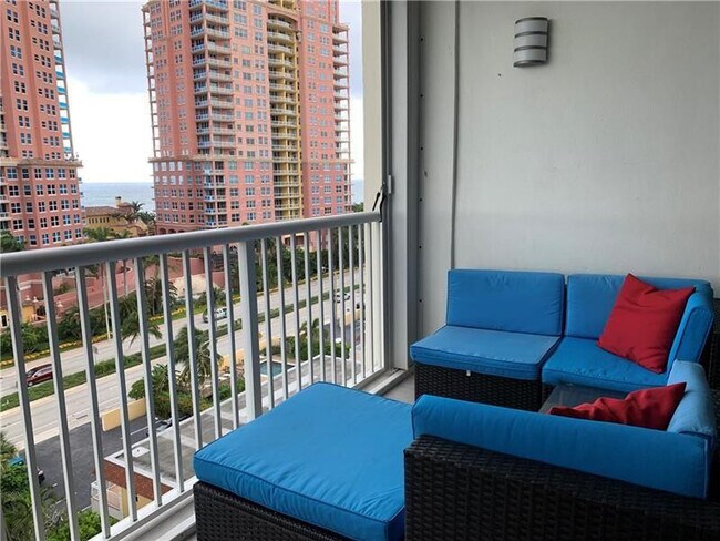 Foto del edificio - 2200 NE 33rd Ave