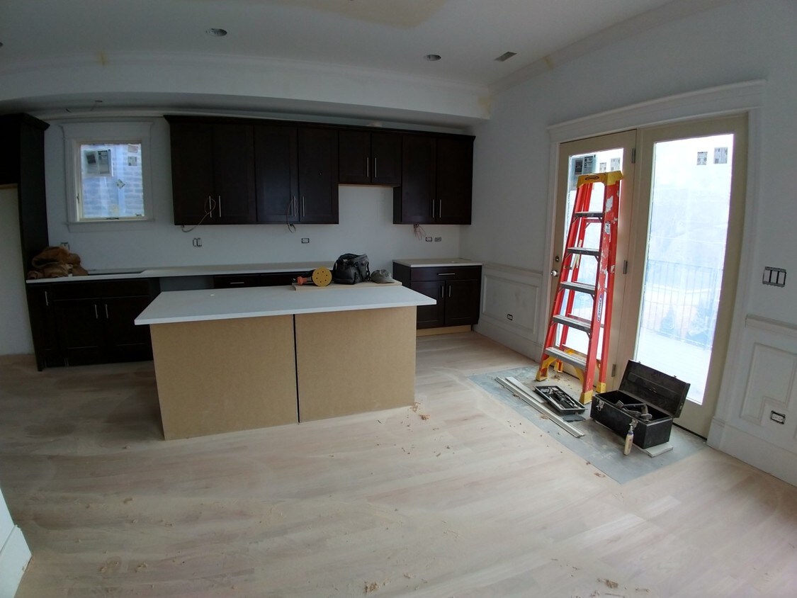 Primary Photo - 1442 W Cullom Ave