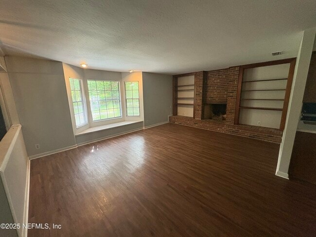 Building Photo - 12723 Longview Dr W