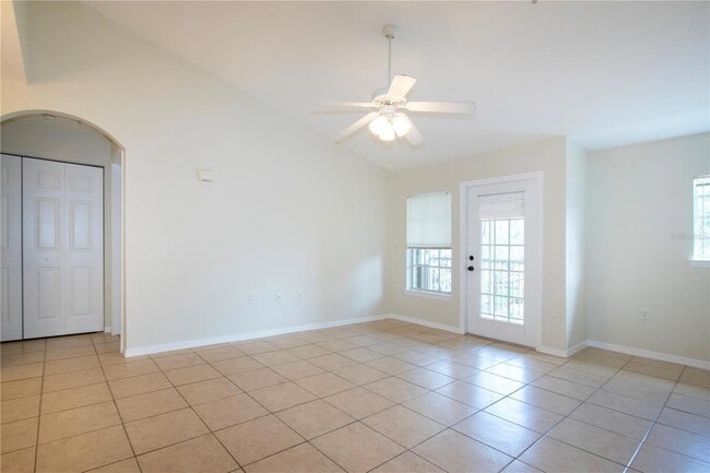 Building Photo - 7405 Vista Way