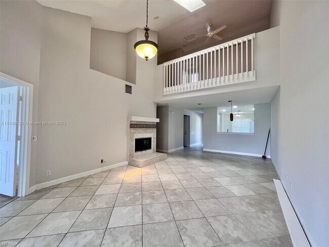 Foto del edificio - 3 br, 2.5 bath Townhome - 7375 NW 61st Ter...