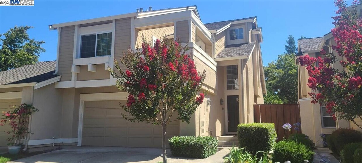 Foto principal - 1489 Trimingham Dr