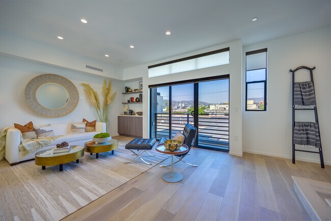 Building Photo - 6501 Flamingo Dr