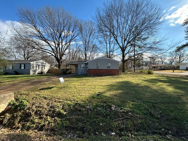 Photo - 1611 Buxton Rd House