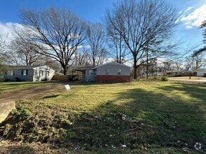 Building Photo - 1611 Buxton Rd