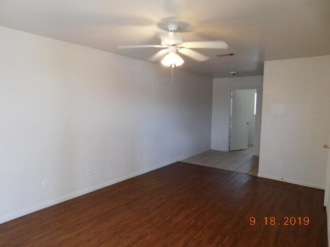 Building Photo - 2807 Cantabrian Dr.