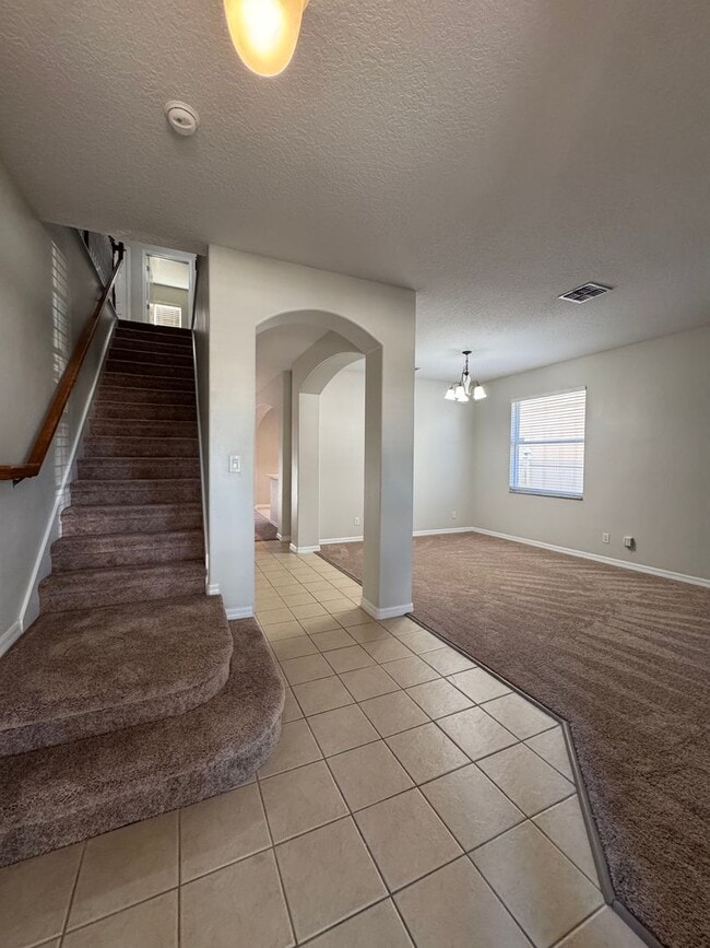 Photo - Waterford Trails: 5 Bedroom+ loft, 3 Bath,...