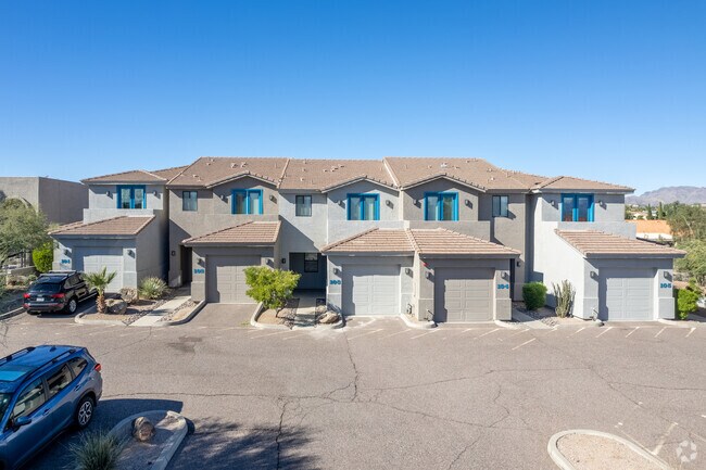 Building Photo - Hillmar Townhomes